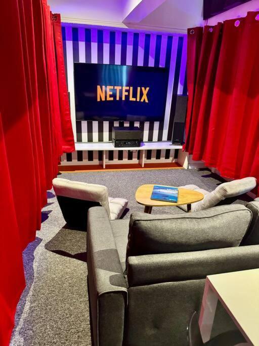 Experience Cinema Immersif Dans Appartement Renove Pres De Montmartre Paris Exterior photo